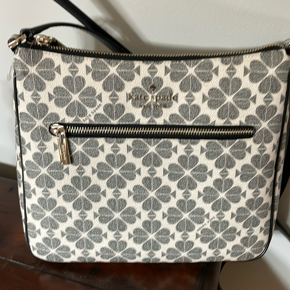 Kate Spade flower design